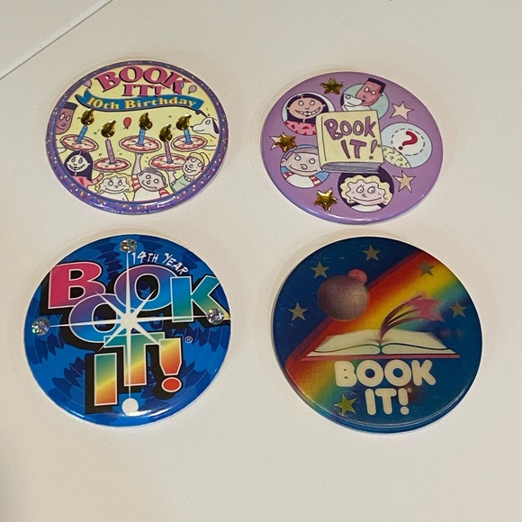 Set of 4 Vintage 3-Inch Pizza Hut Book It! Pinback Buttons 1990s - Picture 1 of 7